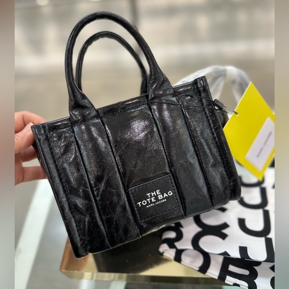 NWT! NEW! Marc Jacobs The Mini Tote Bag Crinkle Shiny Patent Leather Bla… - Picture 2 of 9